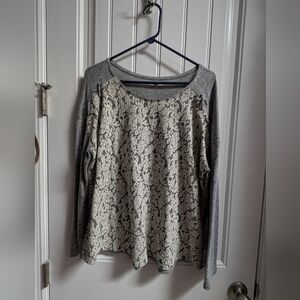 Gray & Cream Floral Knit Long Sleeve Top